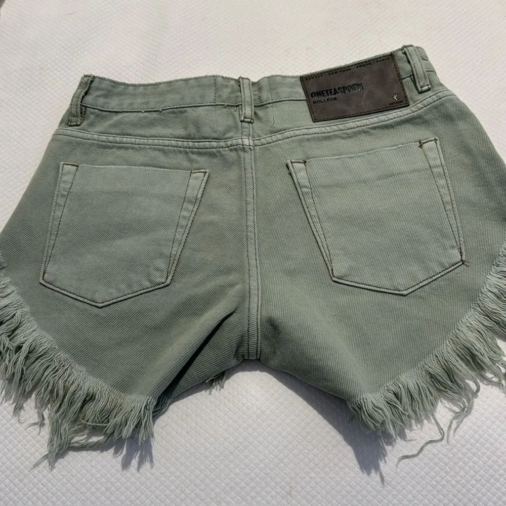 ONE TEASPOON ROLLERS NWT Fade Kahki Size 24 SHORTS!!!